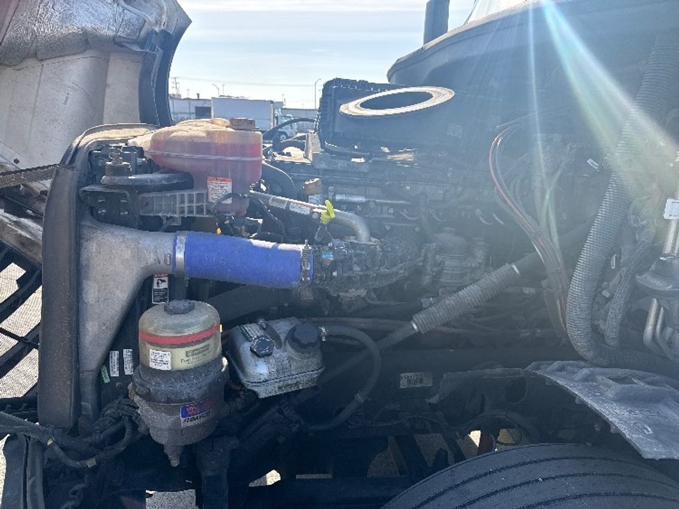 Sleeper Tractor-Heavy Duty Tractors-Freightliner-2023-T12664ST-East Chicago-IN-638,007\n\t\tmiles-$ 54,250 - Image 21