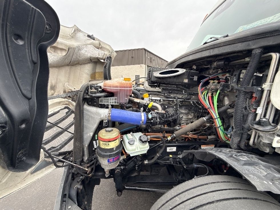 Sleeper Tractor-Heavy Duty Tractors-Freightliner-2023-T12664ST-East Chicago-IN-669,837\n\t\tmiles-$ 54,250 - Image 21