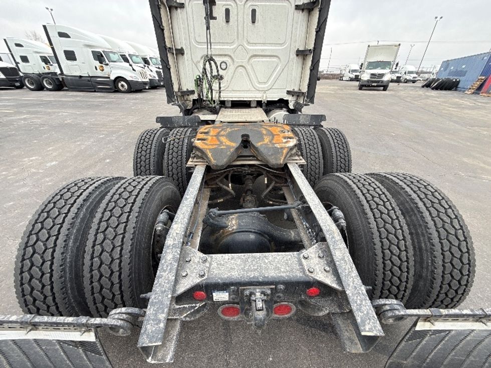 Sleeper Tractor-Heavy Duty Tractors-Freightliner-2023-T12664ST-East Chicago-IN-669,837\n\t\tmiles-$ 54,250 - Image 6