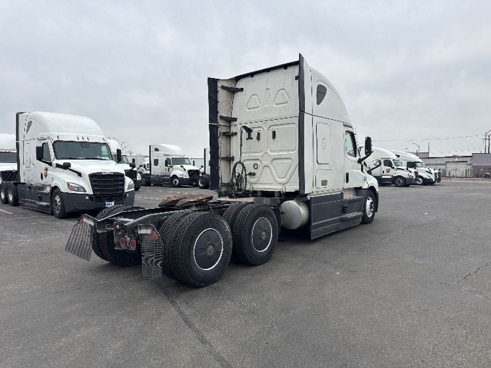 Sleeper Tractor-Heavy Duty Tractors-Freightliner-2023-T12664ST-East Chicago-IN-669,837\n\t\tmiles-$ 54,250 - Image 7