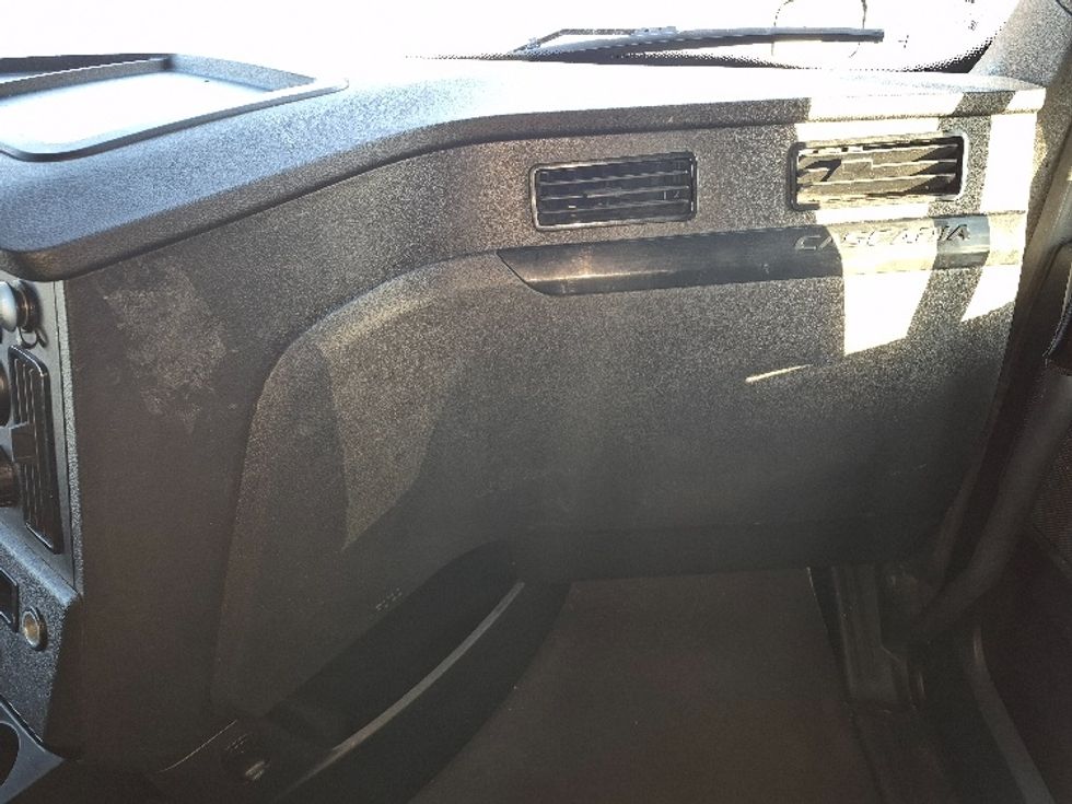 Sleeper Tractor-Heavy Duty Tractors-Freightliner-2023-T12664ST-East Chicago-IN-681,741\n\t\tmiles-$ 50,250 - Image 14