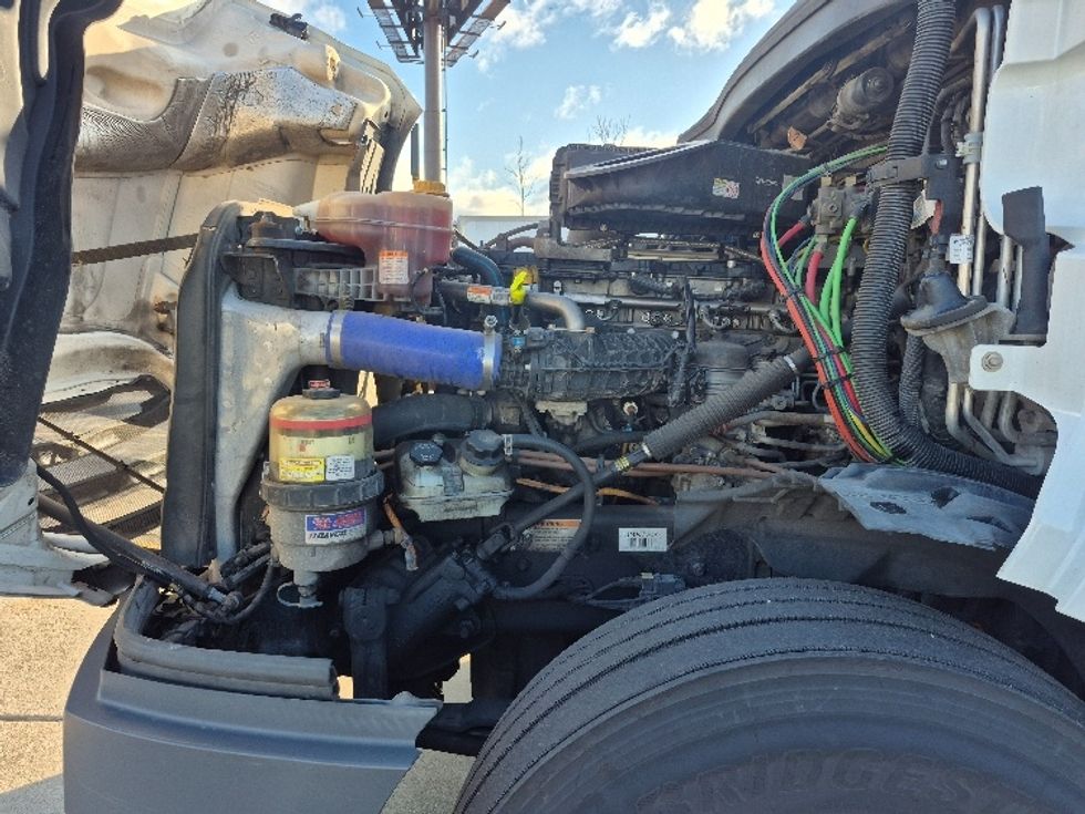 Sleeper Tractor-Heavy Duty Tractors-Freightliner-2023-T12664ST-East Chicago-IN-681,741\n\t\tmiles-$ 50,250 - Image 20