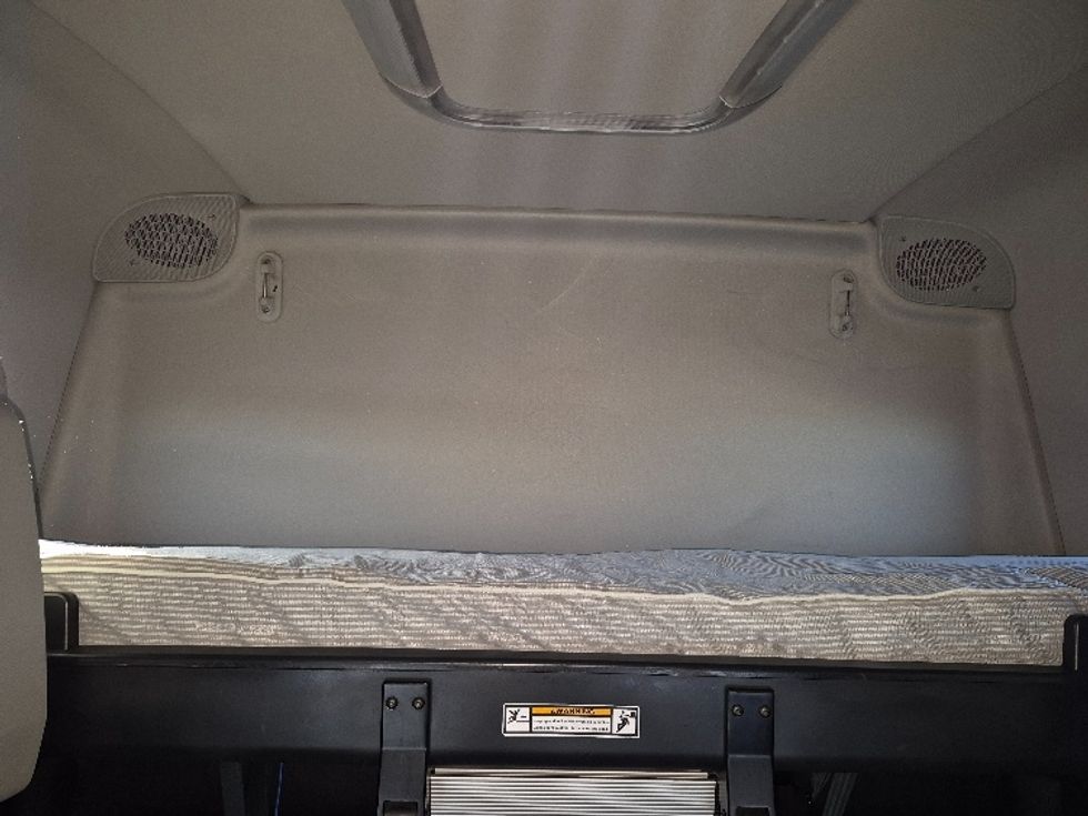 Sleeper Tractor-Heavy Duty Tractors-Freightliner-2023-T12664ST-East Chicago-IN-681,741\n\t\tmiles-$ 50,250 - Image 22