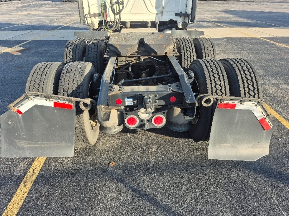 Sleeper Tractor-Heavy Duty Tractors-Freightliner-2023-T12664ST-East Chicago-IN-681,741\n\t\tmiles-$ 50,250 - Image 6