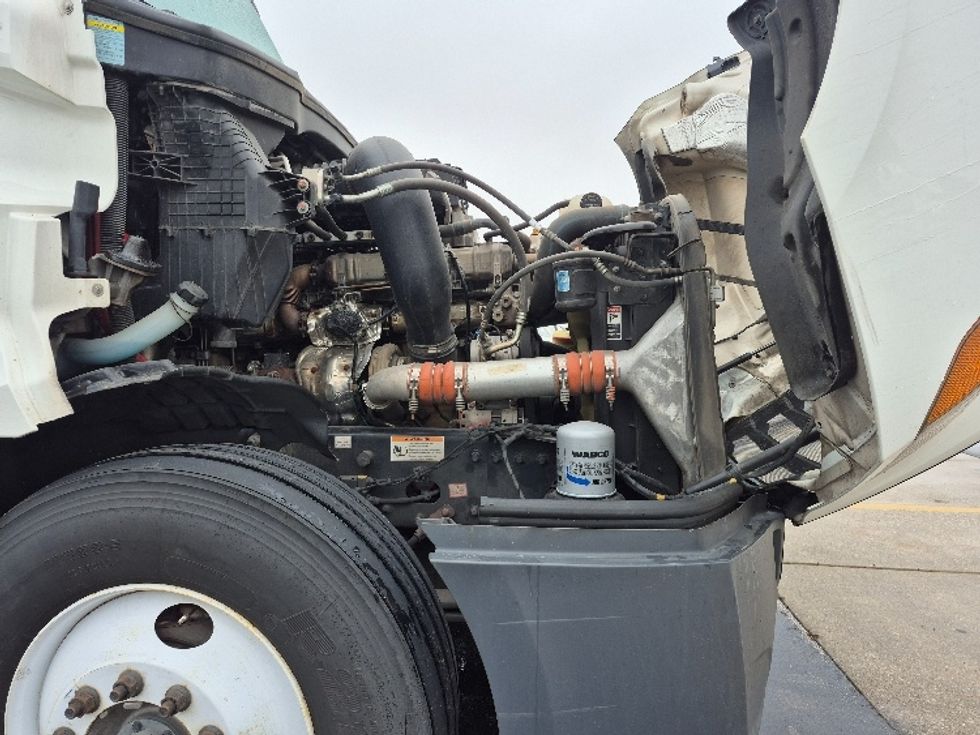 Sleeper Tractor-Heavy Duty Tractors-Freightliner-2023-T12664ST-East Chicago-IN-732,937\n\t\tmiles-$ 48,500 - Image 21