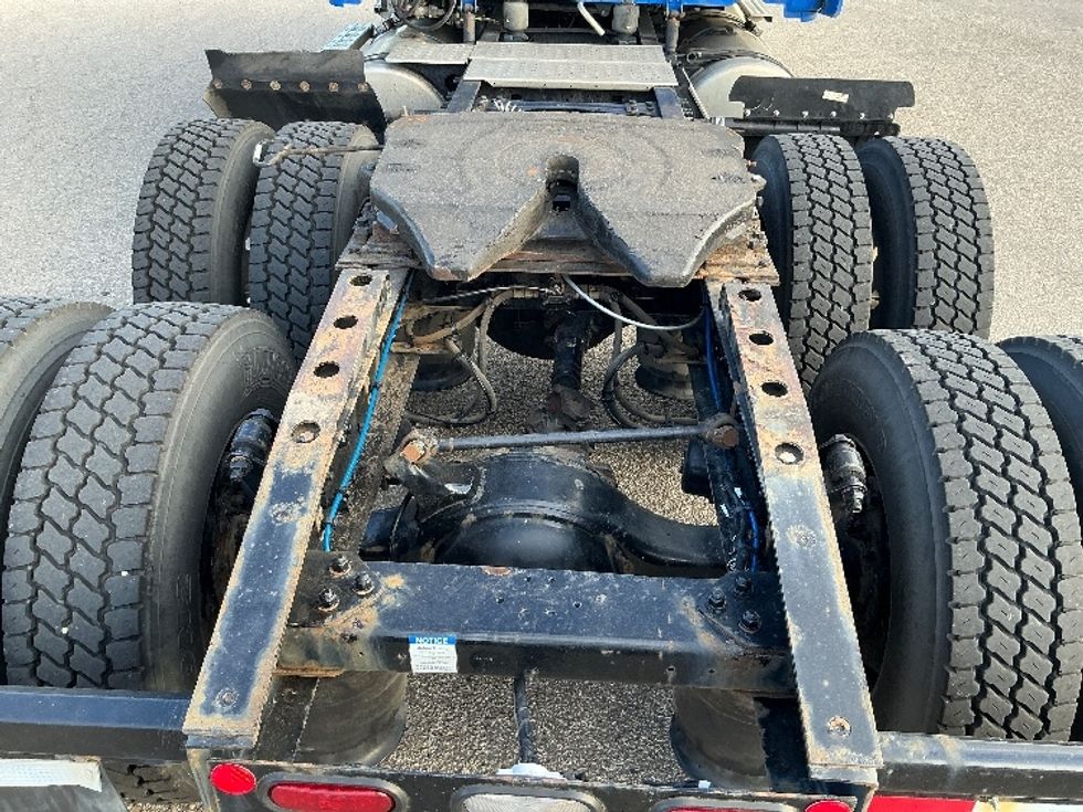Sleeper Tractor-Heavy Duty Tractors-Freightliner-2023-T12664ST-Edmonton-AB-834,386\n\t\tkm-$ 94,000 - Image 6
