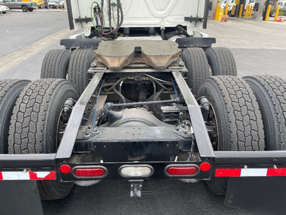 Sleeper Tractor-Heavy Duty Tractors-Freightliner-2023-T12664ST-Fontana-CA-538,905\n\t\tmiles-$ 86,000 - Image 6