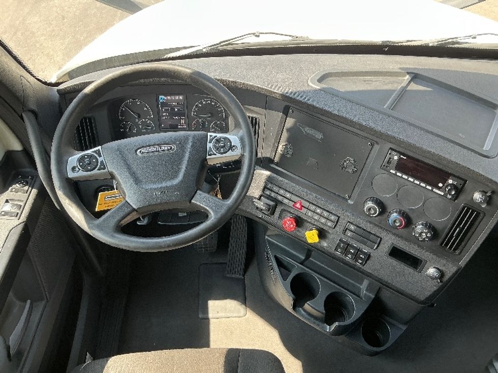 Sleeper Tractor-Heavy Duty Tractors-Freightliner-2023-T12664ST-Fontana-CA-568,572\n\t\tmiles-$ 79,000 - Image 11