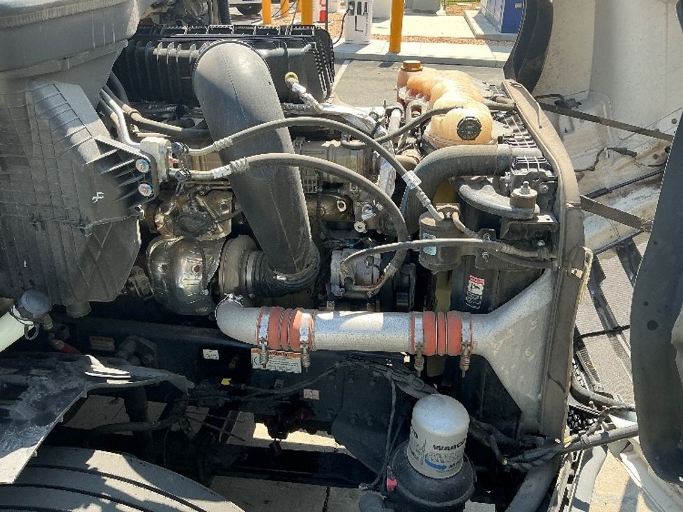 Sleeper Tractor-Heavy Duty Tractors-Freightliner-2023-T12664ST-Fontana-CA-568,572\n\t\tmiles-$ 79,000 - Image 20