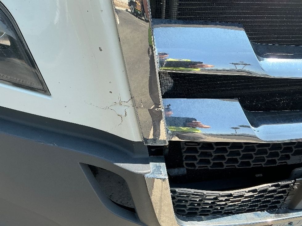 Sleeper Tractor-Heavy Duty Tractors-Freightliner-2023-T12664ST-Fontana-CA-568,572\n\t\tmiles-$ 79,000 - Image 24