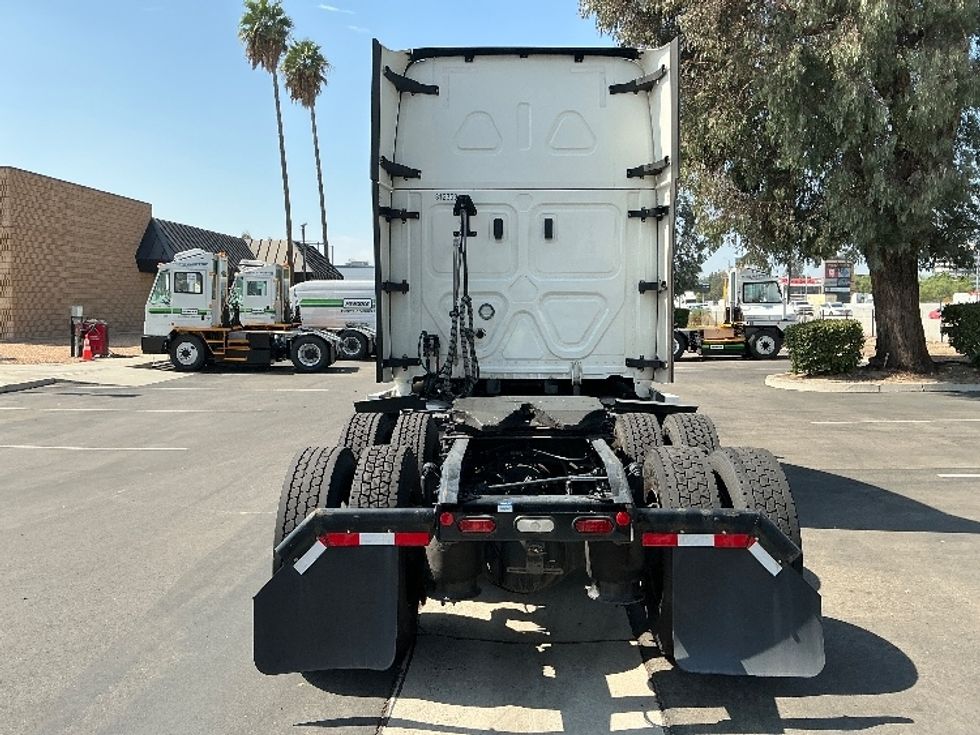 Sleeper Tractor-Heavy Duty Tractors-Freightliner-2023-T12664ST-Fontana-CA-568,572\n\t\tmiles-$ 79,000 - Image 6
