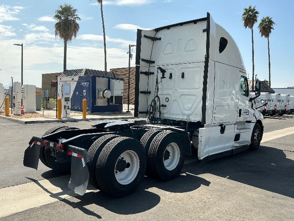Sleeper Tractor-Heavy Duty Tractors-Freightliner-2023-T12664ST-Fontana-CA-568,572\n\t\tmiles-$ 79,000 - Image 7
