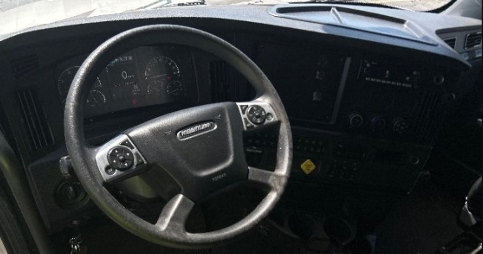 Sleeper Tractor-Heavy Duty Tractors-Freightliner-2023-T12664ST-Fontana-CA-586,682\n\t\tmiles-$ 78,000 - Image 10
