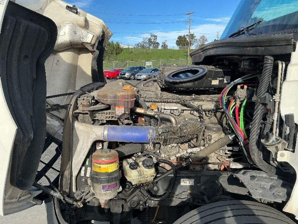 Sleeper Tractor-Heavy Duty Tractors-Freightliner-2023-T12664ST-Fontana-CA-595,767\n\t\tmiles-$ 70,750 - Image 21