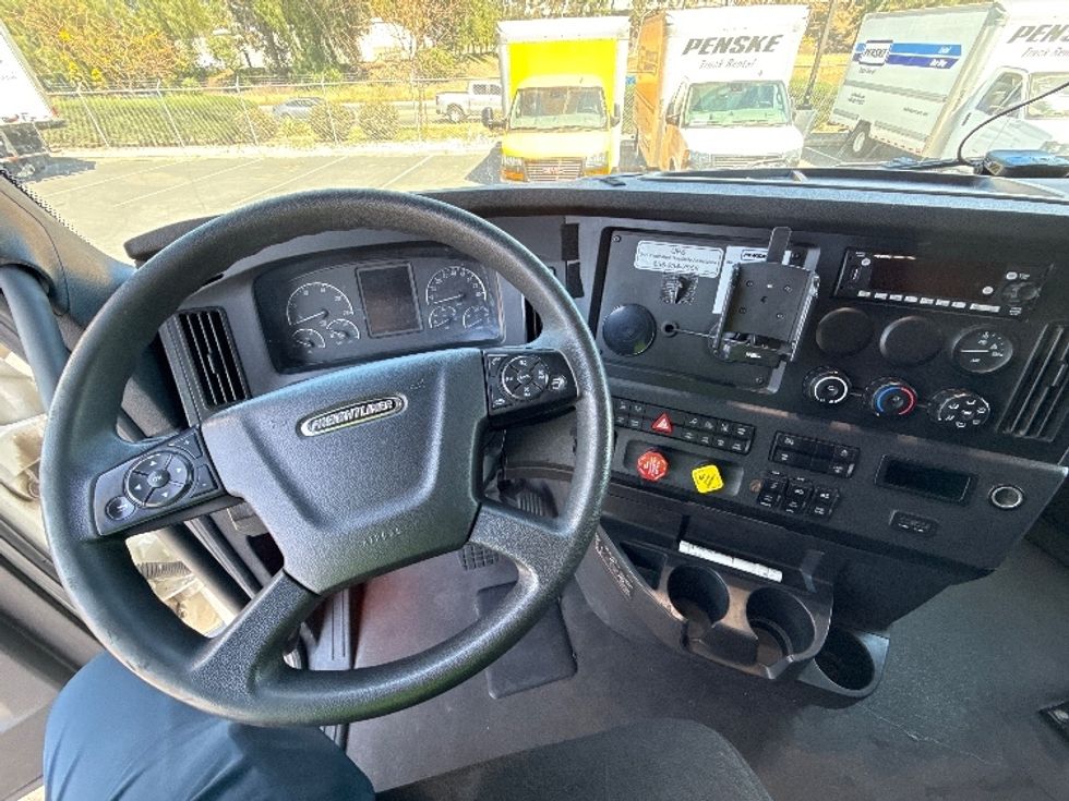 Sleeper Tractor-Heavy Duty Tractors-Freightliner-2023-T12664ST-Fontana-CA-618,902\n\t\tmiles-$ 66,250 - Image 10