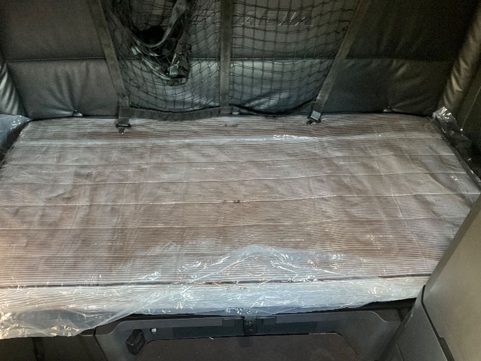 Sleeper Tractor-Heavy Duty Tractors-Freightliner-2023-T12664ST-Fontana-CA-627,417\n\t\tmiles-$ 66,750 - Image 21