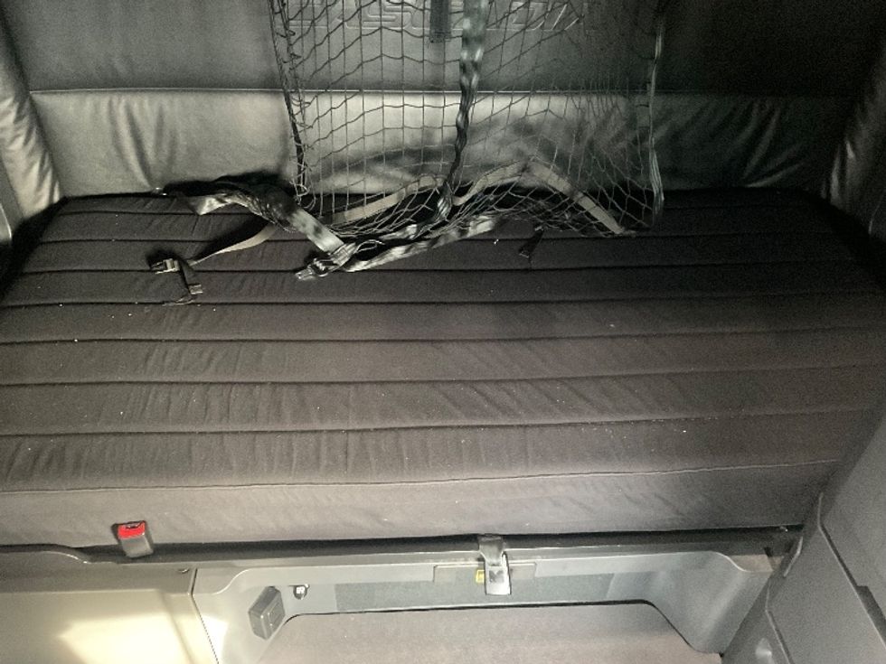 Sleeper Tractor-Heavy Duty Tractors-Freightliner-2023-T12664ST-Fontana-CA-633,582\n\t\tmiles-$ 66,000 - Image 17