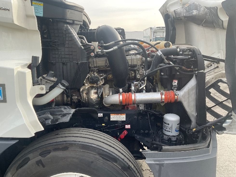 Sleeper Tractor-Heavy Duty Tractors-Freightliner-2023-T12664ST-Fontana-CA-633,582\n\t\tmiles-$ 66,000 - Image 20