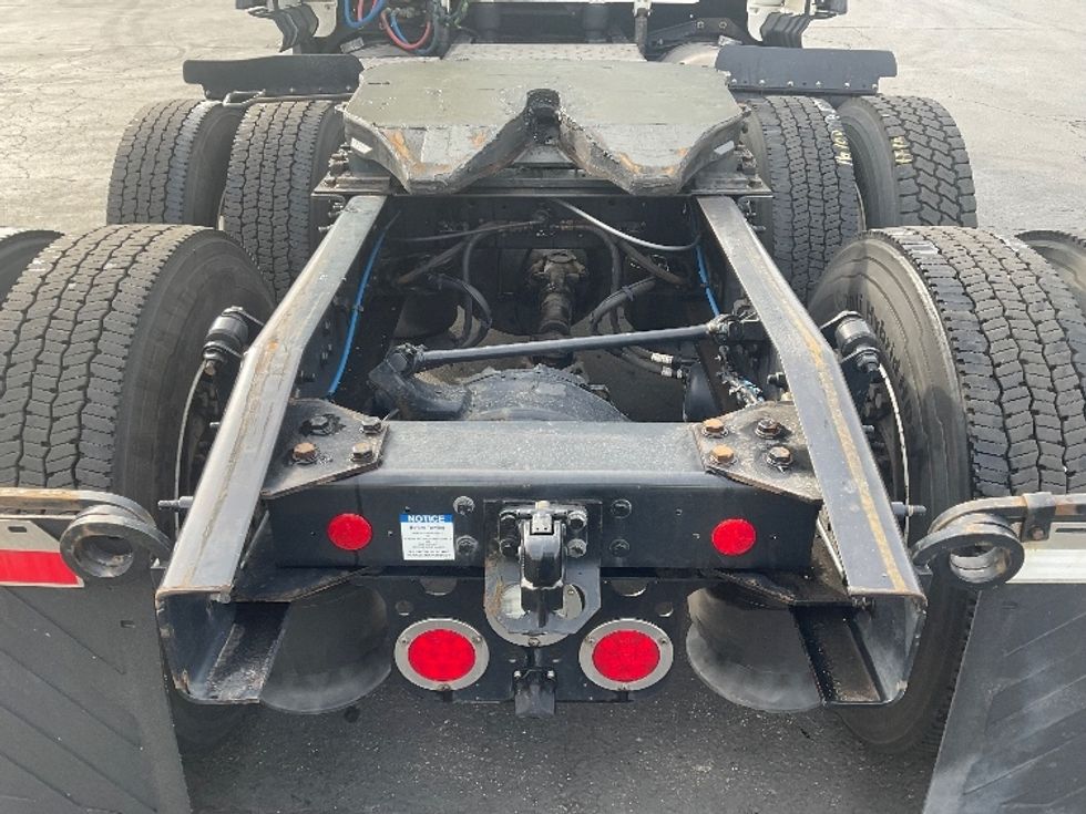 Sleeper Tractor-Heavy Duty Tractors-Freightliner-2023-T12664ST-Fontana-CA-633,582\n\t\tmiles-$ 66,000 - Image 6