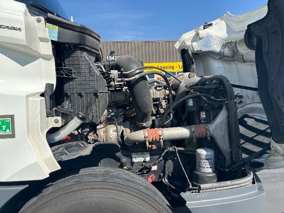 Sleeper Tractor-Heavy Duty Tractors-Freightliner-2023-T12664ST-Fontana-CA-636,564\n\t\tmiles-$ 65,750 - Image 20