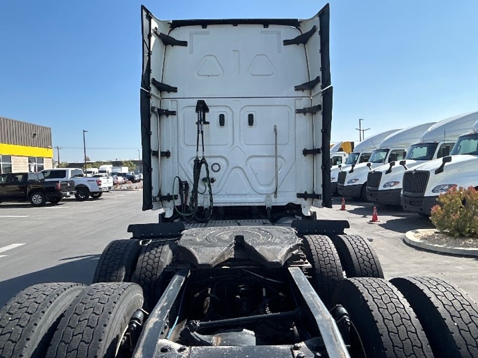 Sleeper Tractor-Heavy Duty Tractors-Freightliner-2023-T12664ST-Fontana-CA-636,564\n\t\tmiles-$ 65,750 - Image 6