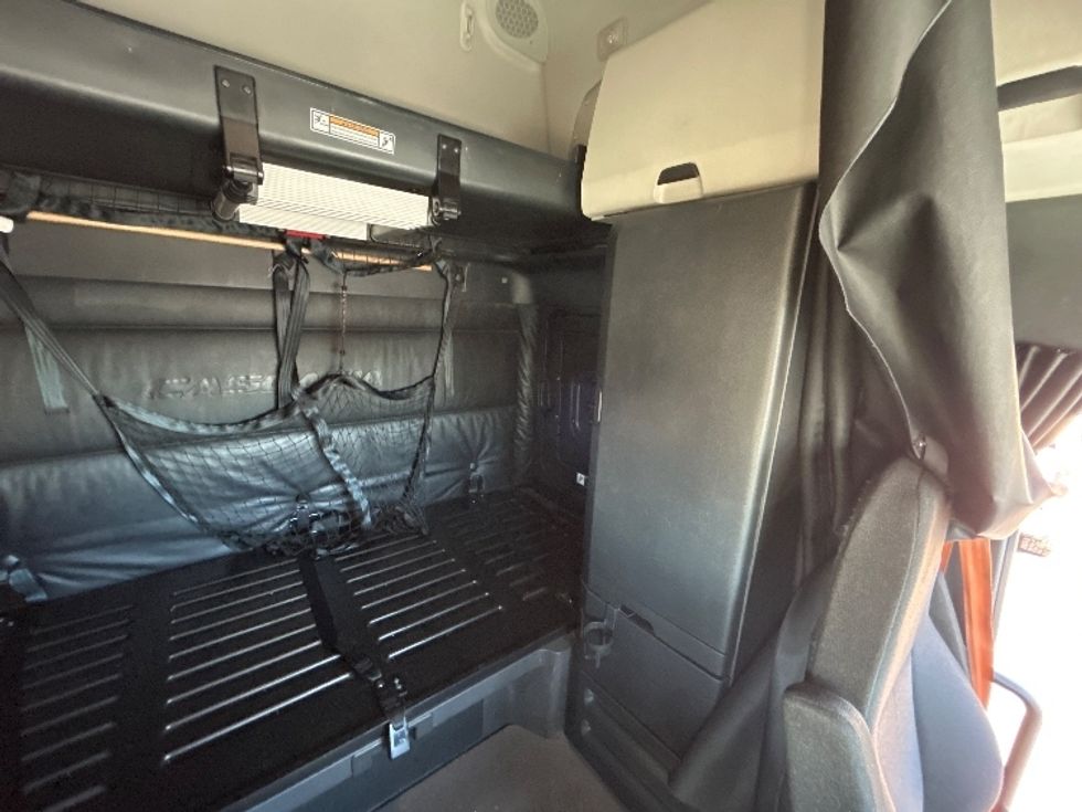 Sleeper Tractor-Heavy Duty Tractors-Freightliner-2023-T12664ST-Fontana-CA-654,757\n\t\tmiles-$ 63,750 - Image 18