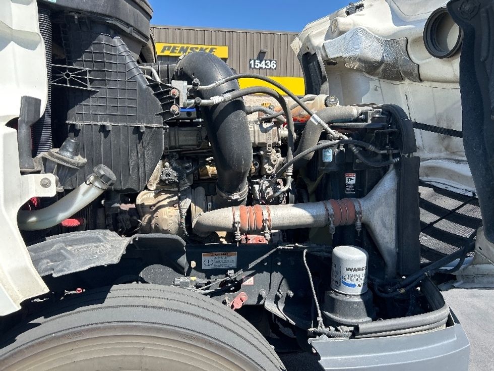 Sleeper Tractor-Heavy Duty Tractors-Freightliner-2023-T12664ST-Fontana-CA-654,757\n\t\tmiles-$ 63,750 - Image 20