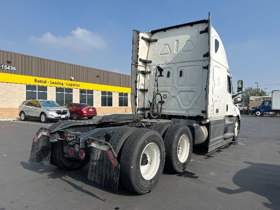 Sleeper Tractor-Heavy Duty Tractors-Freightliner-2023-T12664ST-Fontana-CA-661,492\n\t\tmiles-$ 63,000 - Image 5
