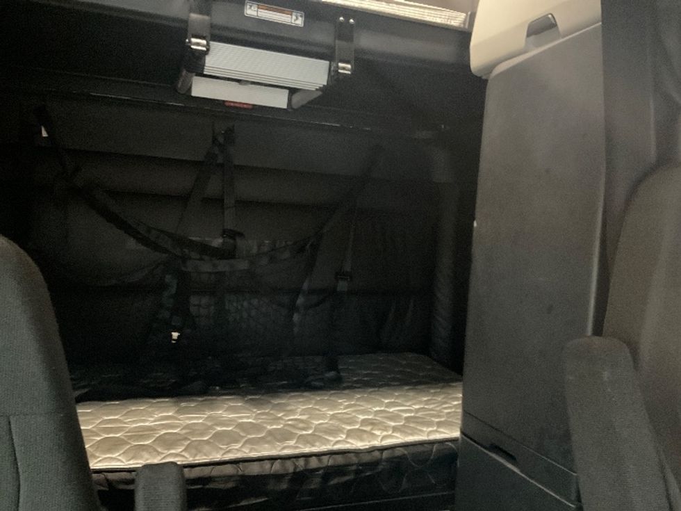 Sleeper Tractor-Heavy Duty Tractors-Freightliner-2023-T12664ST-Fontana-CA-672,867\n\t\tmiles-$ 62,250 - Image 12