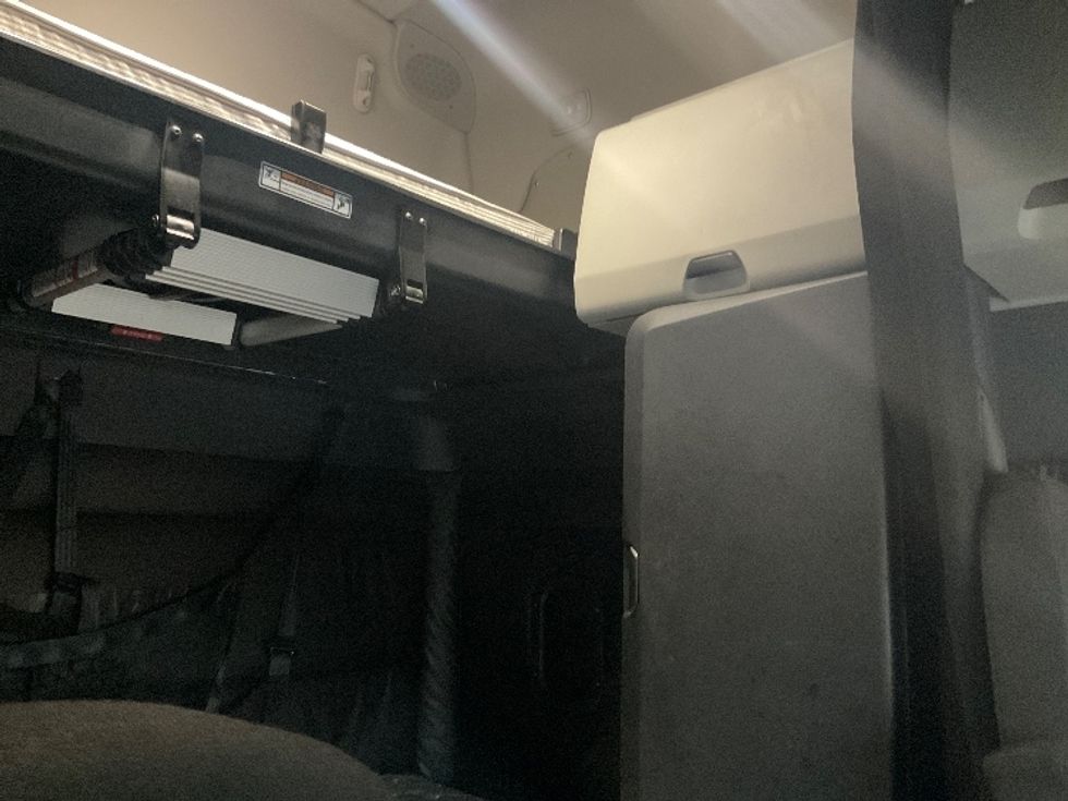 Sleeper Tractor-Heavy Duty Tractors-Freightliner-2023-T12664ST-Fontana-CA-672,867\n\t\tmiles-$ 62,250 - Image 13