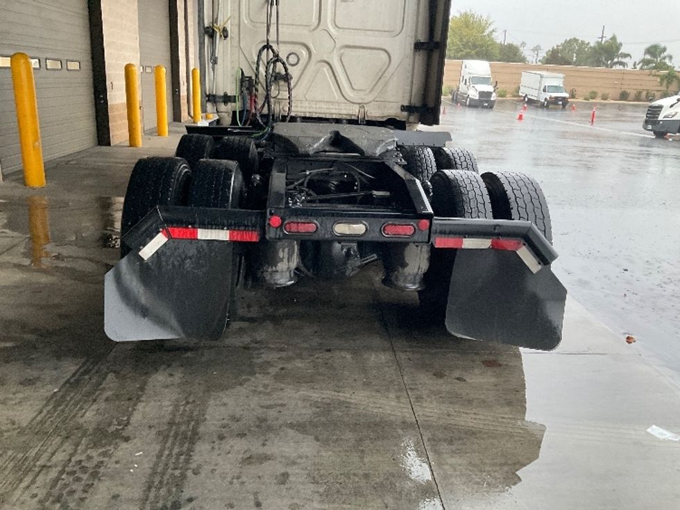 Sleeper Tractor-Heavy Duty Tractors-Freightliner-2023-T12664ST-Fontana-CA-672,867\n\t\tmiles-$ 62,250 - Image 5