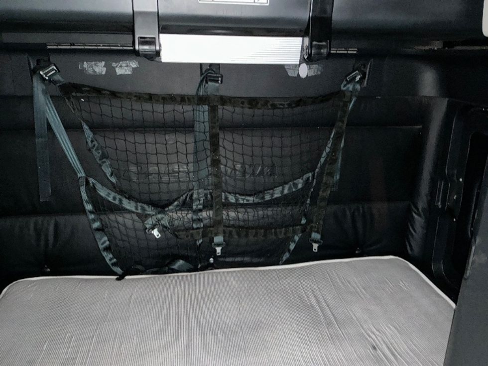 Sleeper Tractor-Heavy Duty Tractors-Freightliner-2023-T12664ST-Fontana-CA-679,419\n\t\tmiles-$ 57,000 - Image 16