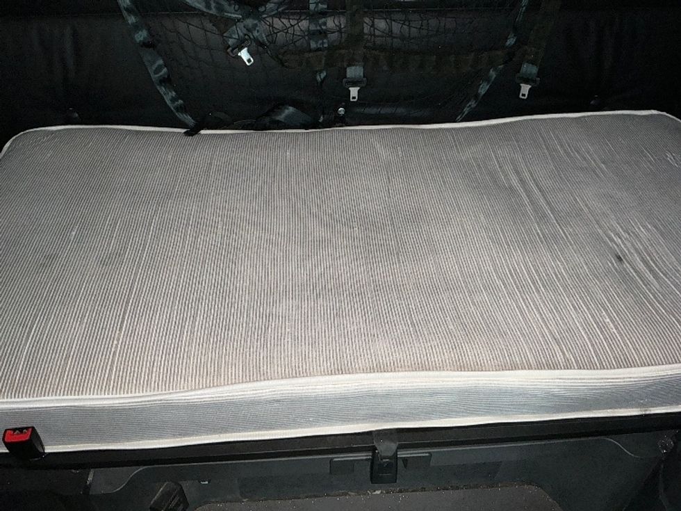 Sleeper Tractor-Heavy Duty Tractors-Freightliner-2023-T12664ST-Fontana-CA-679,419\n\t\tmiles-$ 57,000 - Image 17