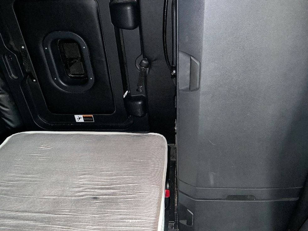 Sleeper Tractor-Heavy Duty Tractors-Freightliner-2023-T12664ST-Fontana-CA-679,419\n\t\tmiles-$ 57,000 - Image 18