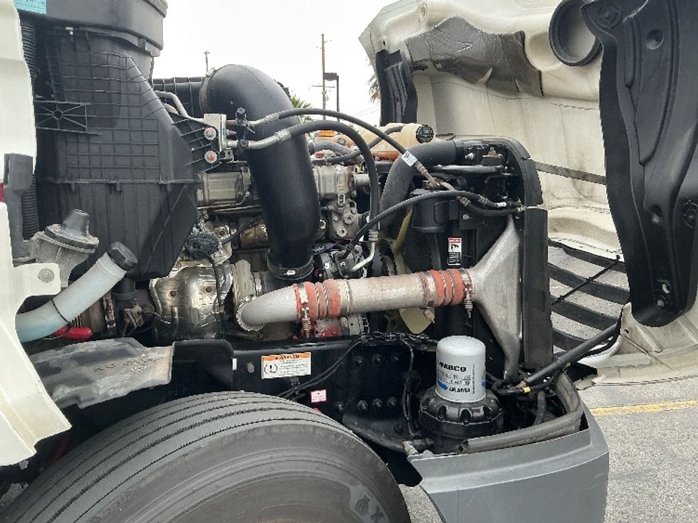 Sleeper Tractor-Heavy Duty Tractors-Freightliner-2023-T12664ST-Fontana-CA-679,419\n\t\tmiles-$ 57,000 - Image 20