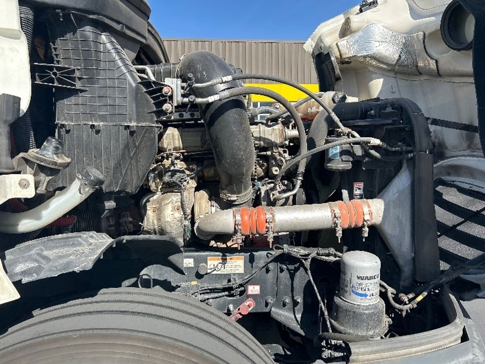 Sleeper Tractor-Heavy Duty Tractors-Freightliner-2023-T12664ST-Fontana-CA-702,605\n\t\tmiles-$ 58,500 - Image 20