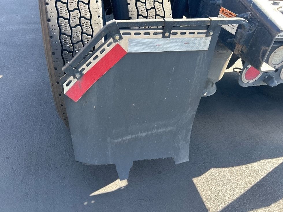 Sleeper Tractor-Heavy Duty Tractors-Freightliner-2023-T12664ST-Fontana-CA-702,605\n\t\tmiles-$ 58,500 - Image 24