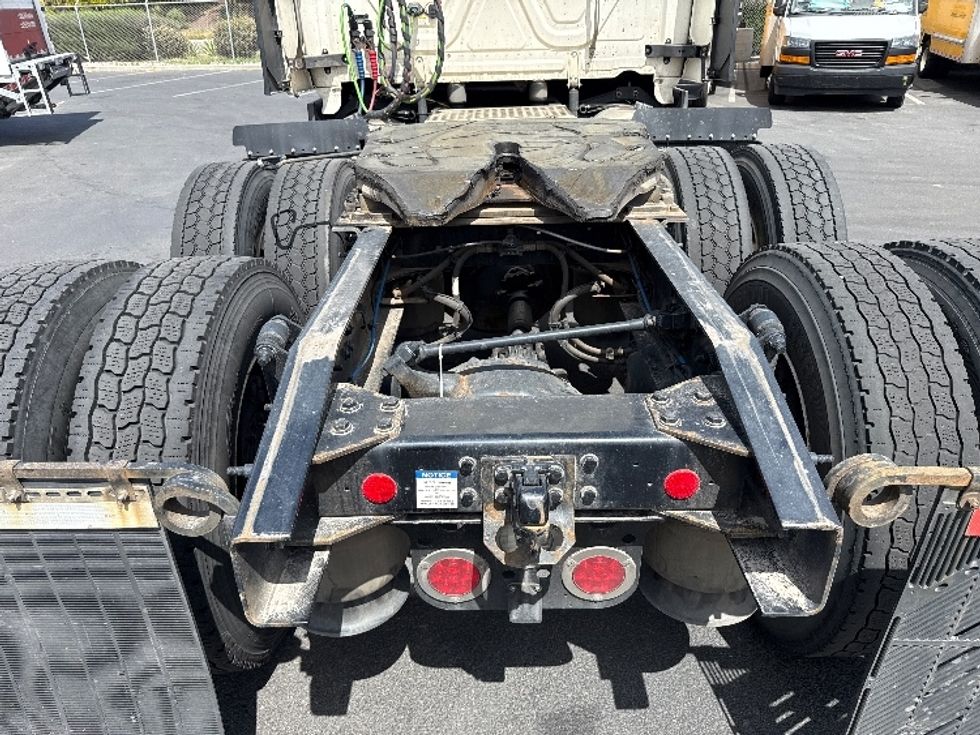 Sleeper Tractor-Heavy Duty Tractors-Freightliner-2023-T12664ST-Fontana-CA-704,585\n\t\tmiles-$ 56,250 - Image 6