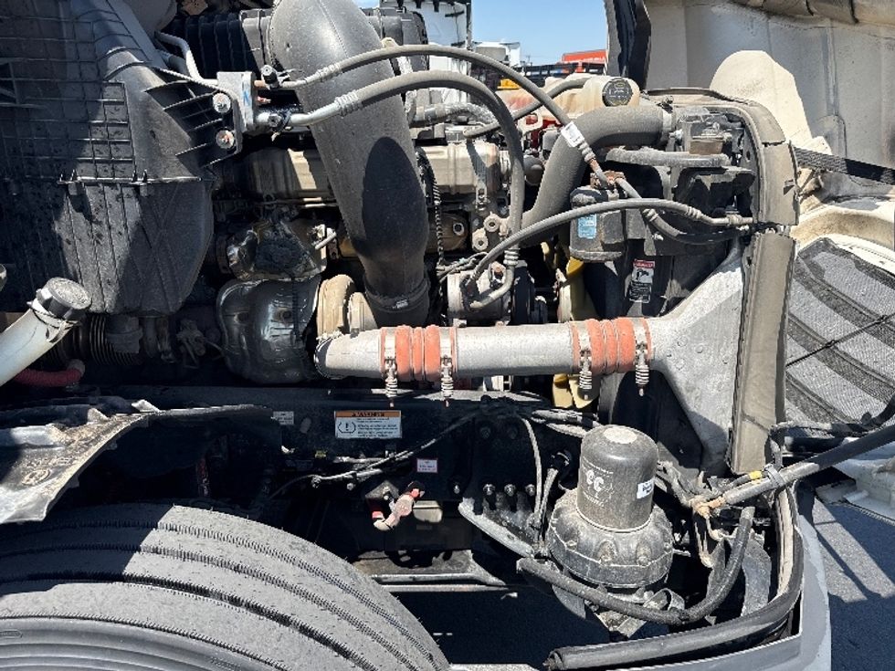 Sleeper Tractor-Heavy Duty Tractors-Freightliner-2023-T12664ST-Fontana-CA-732,558\n\t\tmiles-$ 53,000 - Image 20