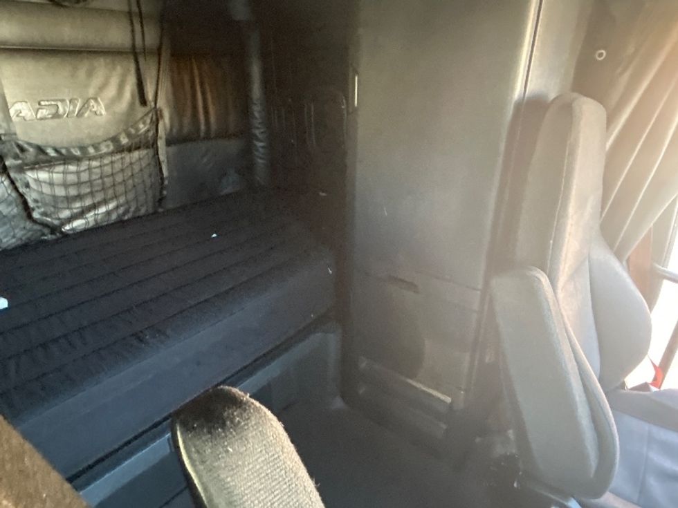 Sleeper Tractor-Heavy Duty Tractors-Freightliner-2023-T12664ST-Fontana-CA-732,665\n\t\tmiles-$ 55,250 - Image 15