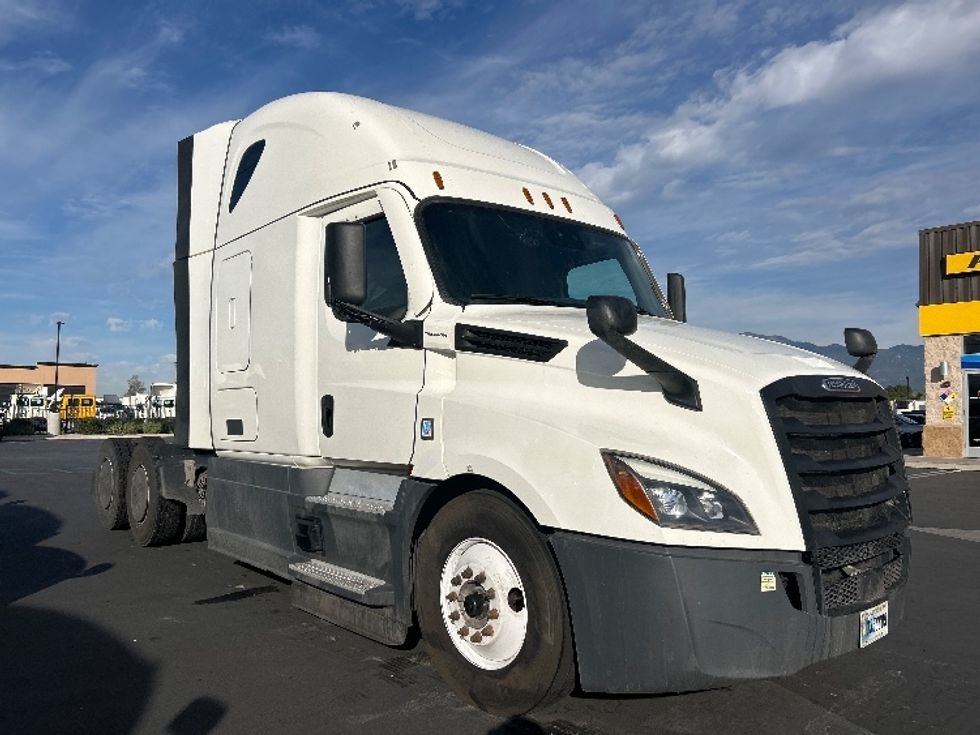 Sleeper Tractor-Heavy Duty Tractors-Freightliner-2023-T12664ST-Fontana-CA-743,064\n\t\tmiles-$ 54,250 - Image 1