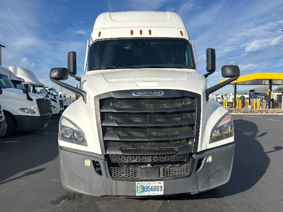 Sleeper Tractor-Heavy Duty Tractors-Freightliner-2023-T12664ST-Fontana-CA-743,064\n\t\tmiles-$ 54,250 - Image 2