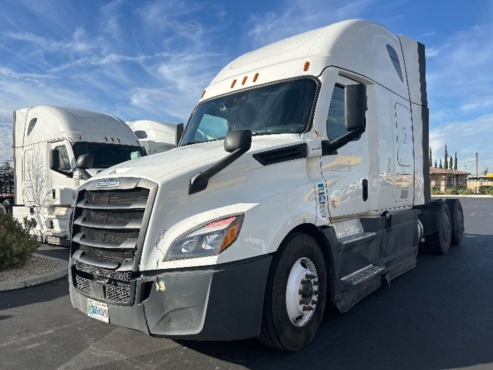 Sleeper Tractor-Heavy Duty Tractors-Freightliner-2023-T12664ST-Fontana-CA-743,064\n\t\tmiles-$ 54,250 - Image 3