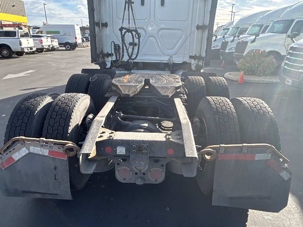 Sleeper Tractor-Heavy Duty Tractors-Freightliner-2023-T12664ST-Fontana-CA-743,064\n\t\tmiles-$ 54,250 - Image 6