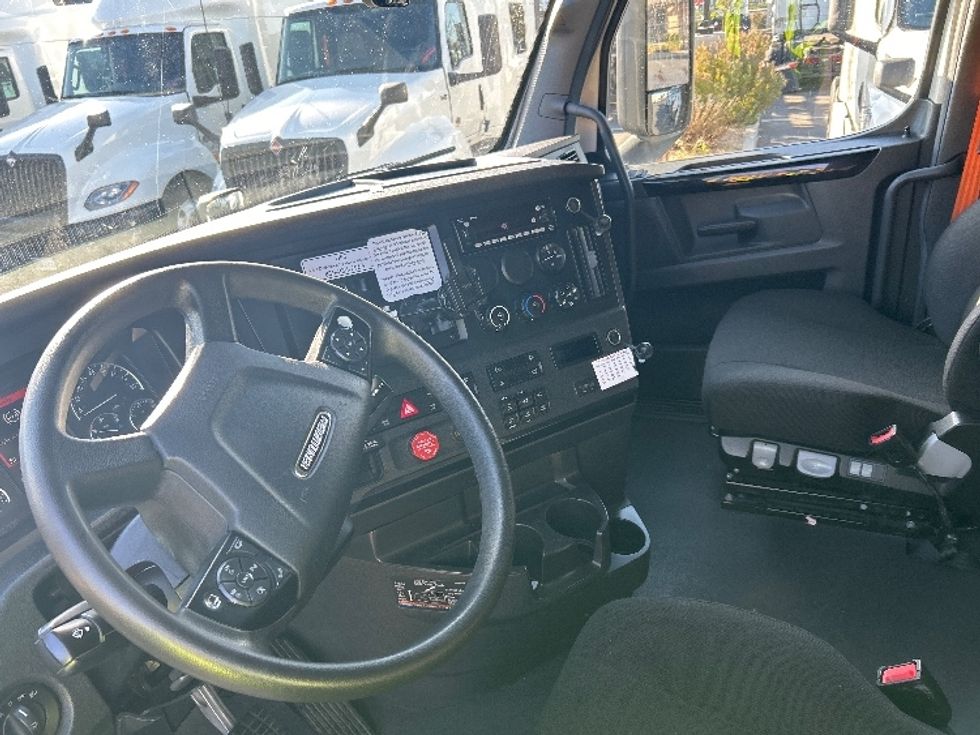 Sleeper Tractor-Heavy Duty Tractors-Freightliner-2023-T12664ST-Fontana-CA-777,256\n\t\tmiles-$ 50,500 - Image 10