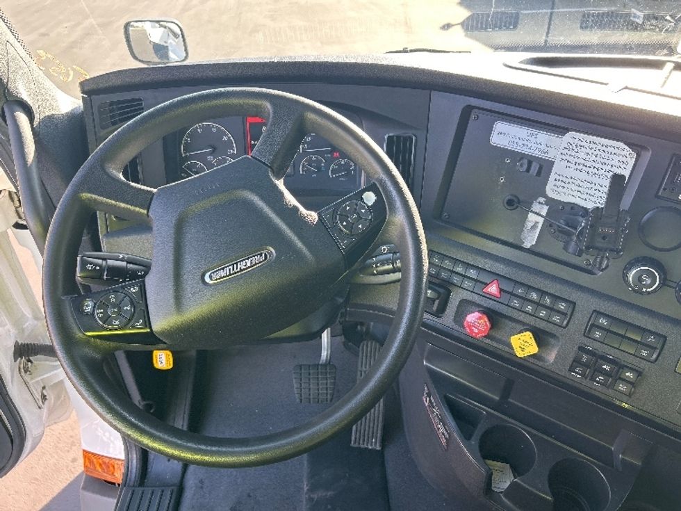 Sleeper Tractor-Heavy Duty Tractors-Freightliner-2023-T12664ST-Fontana-CA-777,256\n\t\tmiles-$ 50,500 - Image 11
