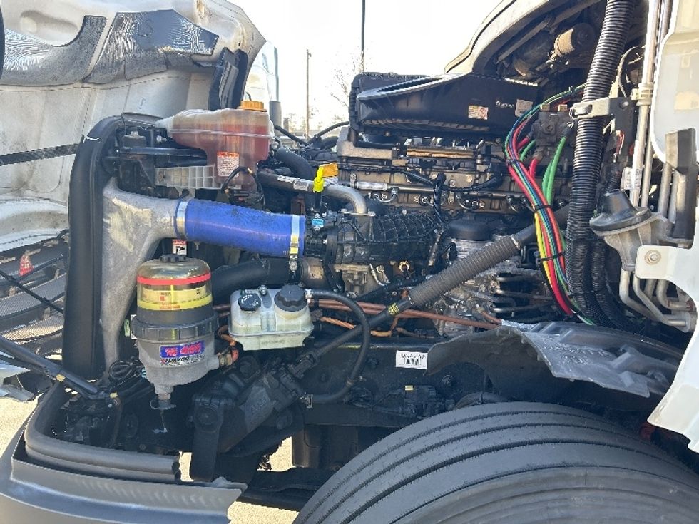 Sleeper Tractor-Heavy Duty Tractors-Freightliner-2023-T12664ST-Fontana-CA-777,256\n\t\tmiles-$ 50,500 - Image 21