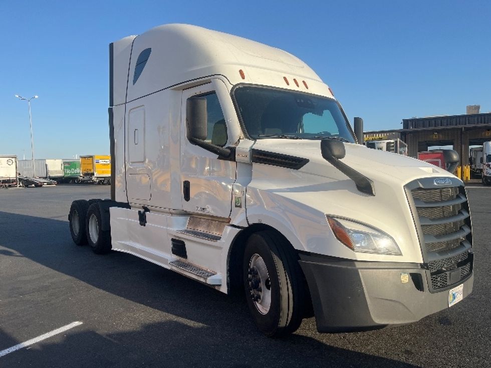 Sleeper Tractor-Heavy Duty Tractors-Freightliner-2023-T12664ST-Fontana-CA-804,540\n\t\tmiles-$ 50,000 - Image 1