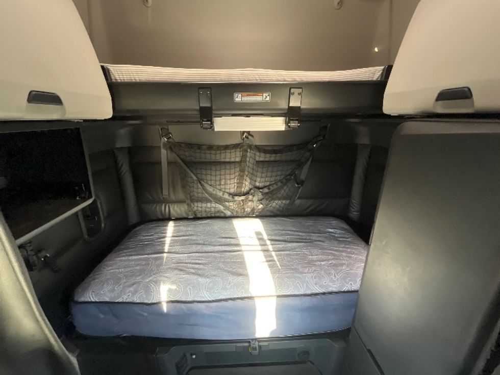 Sleeper Tractor-Heavy Duty Tractors-Freightliner-2023-T12664ST-Fontana-CA-804,540\n\t\tmiles-$ 50,000 - Image 16