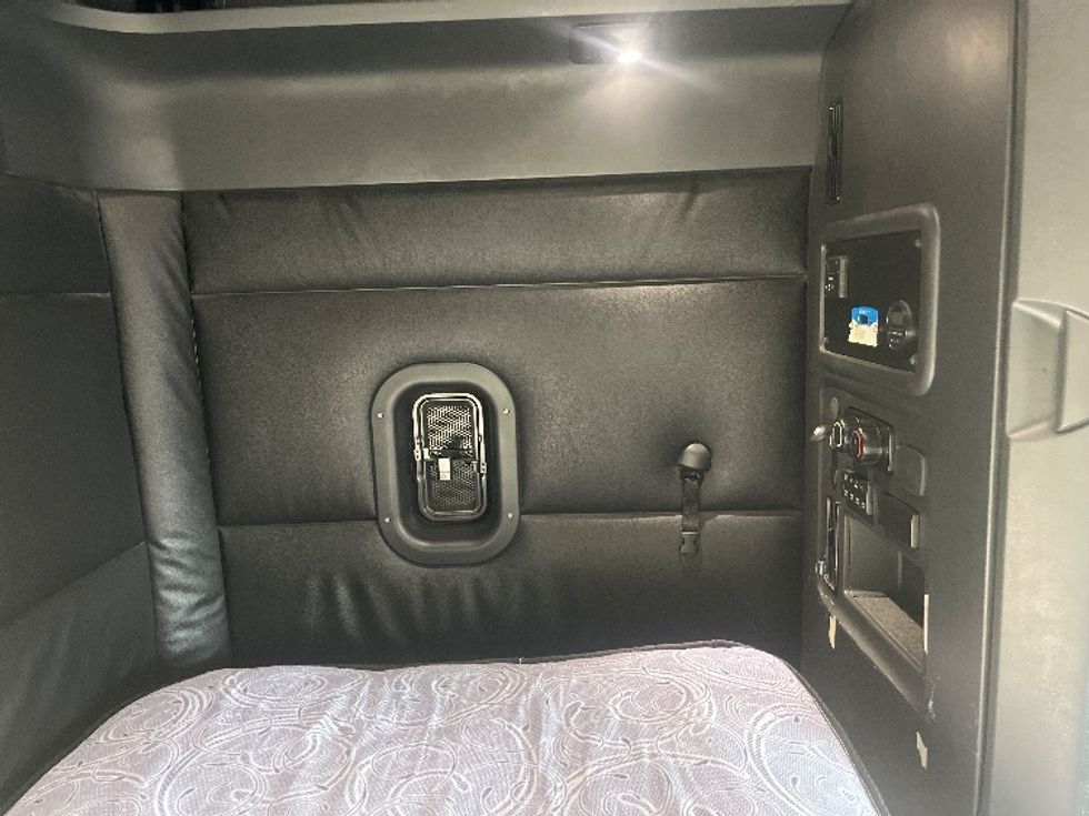 Sleeper Tractor-Heavy Duty Tractors-Freightliner-2023-T12664ST-Fontana-CA-804,540\n\t\tmiles-$ 50,000 - Image 18